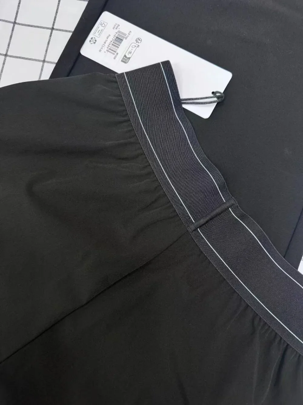 ALO Yoga Black Wide-Leg Trousers - Picture 4 of 8